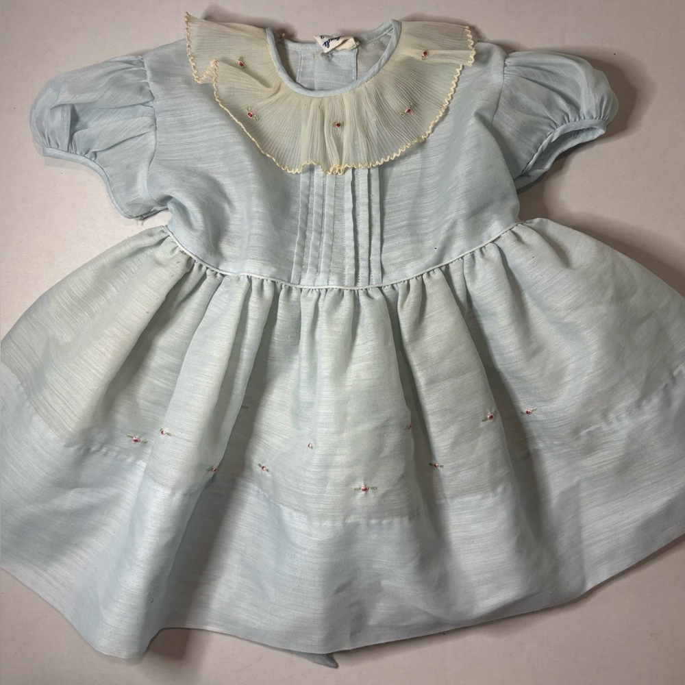 Yolande vintage 1958 girls dress. SZ 2. Cap sleeve. Pleated collar embroidered‎
